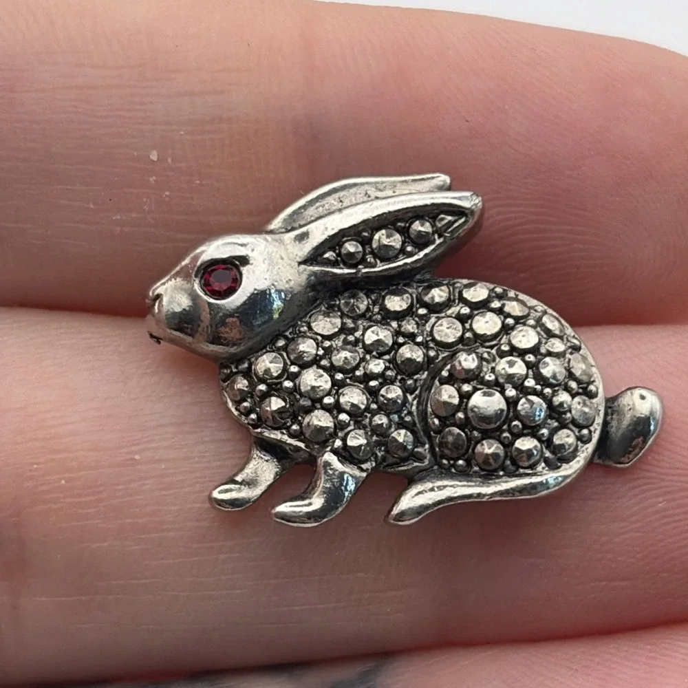Bunny Rabbit Silver Tone Red Eye Lapel Hat Pin